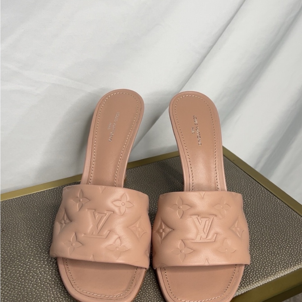 Louis Vuitton Nude Embossed Heels